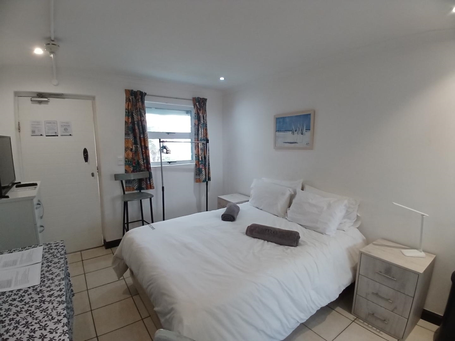 To Let 1 Bedroom Property for Rent in Muizenberg Western Cape